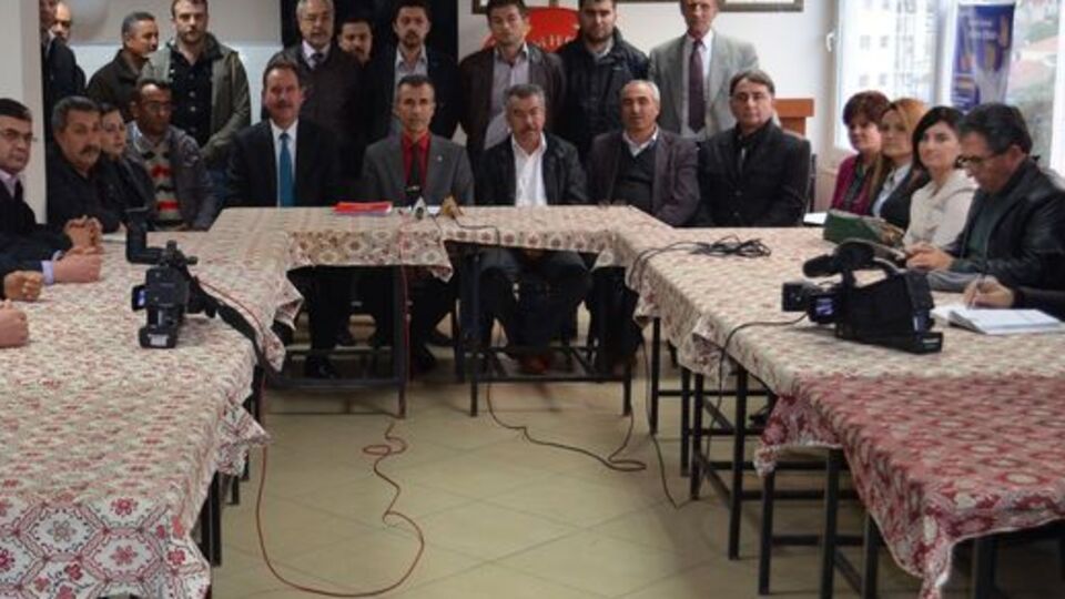 MHP'de toplu istifa