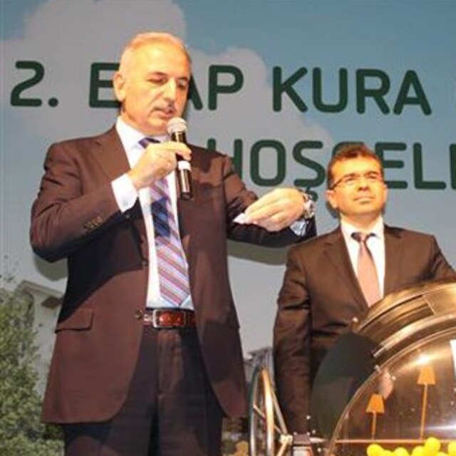 Memurlara kura ile ev