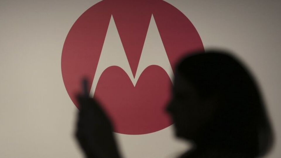 Cep telefonu devi satıldı!