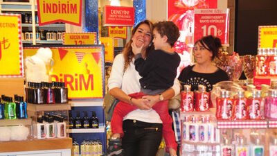 Oğluna karne hediyesi aldı