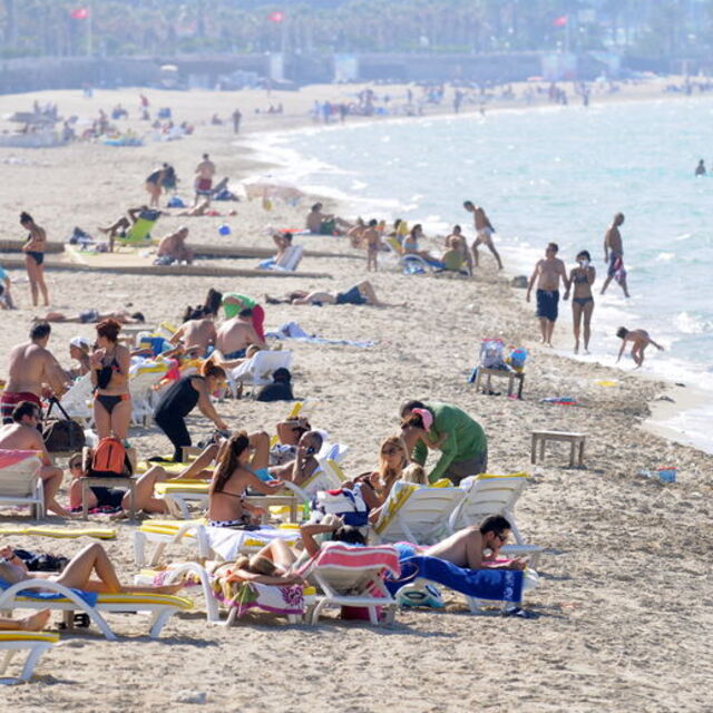 Turistlerin 3'te 1'i Antalya'yı tercih etti!