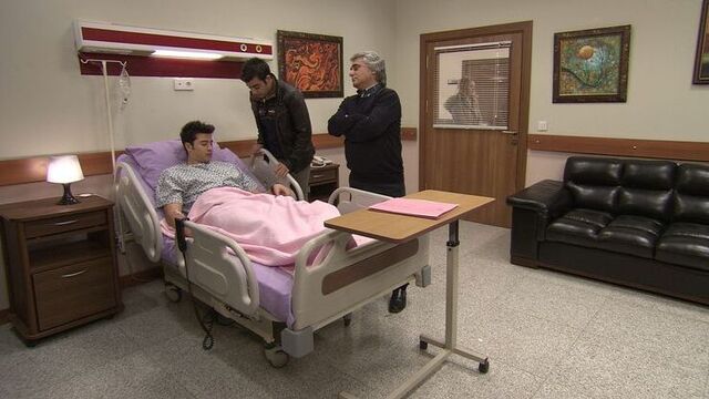 Ceyhun, Zeynep'in oyununu bozuyor