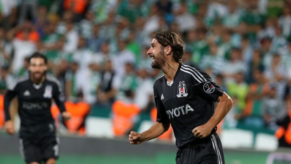 Futbolu bırakıyor