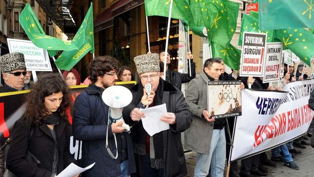 Soçi olimpiyatlarını protesto ettiler