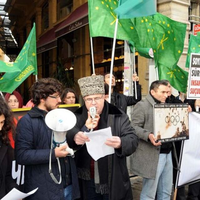 Soçi olimpiyatlarını protesto ettiler