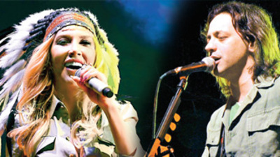 Sevgililer konsere doyacak