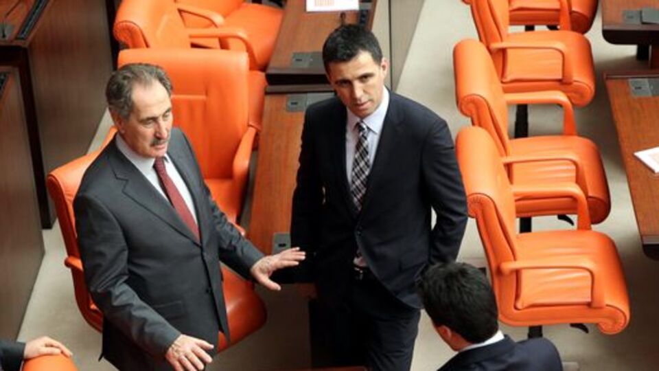 İstifa eden vekillerden tahliye tepkisi