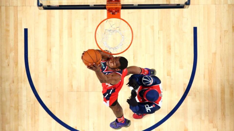 John Wall uçtu!