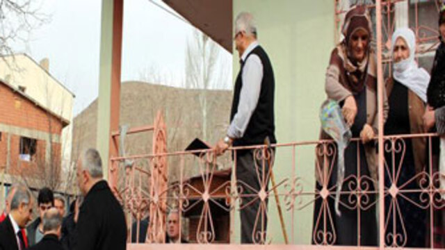 Baba ocağından böyle uğurlandı