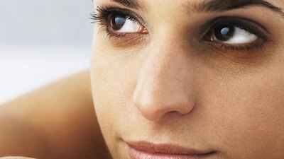 Göz altı morluğunuz varsa bunu yapın