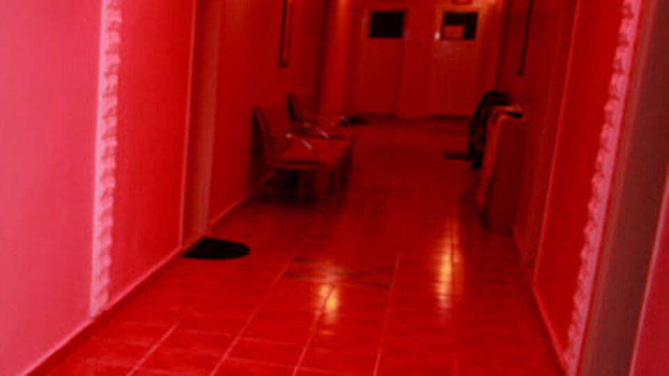 Pembe karanlıktaki kadınlar!