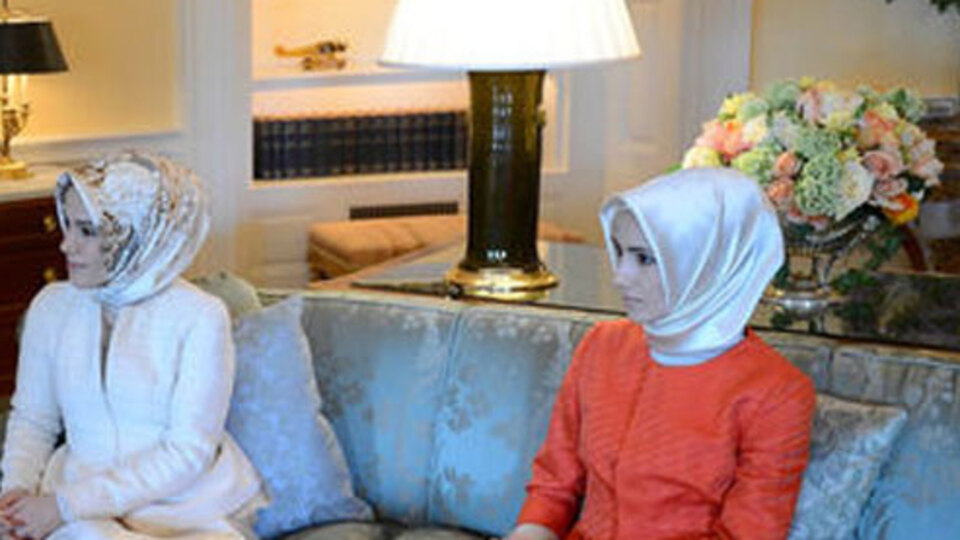 Başbakan'ın kızlarından 28 Şubat dilekçesi