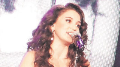 Hollanda'yı ağlatan ses