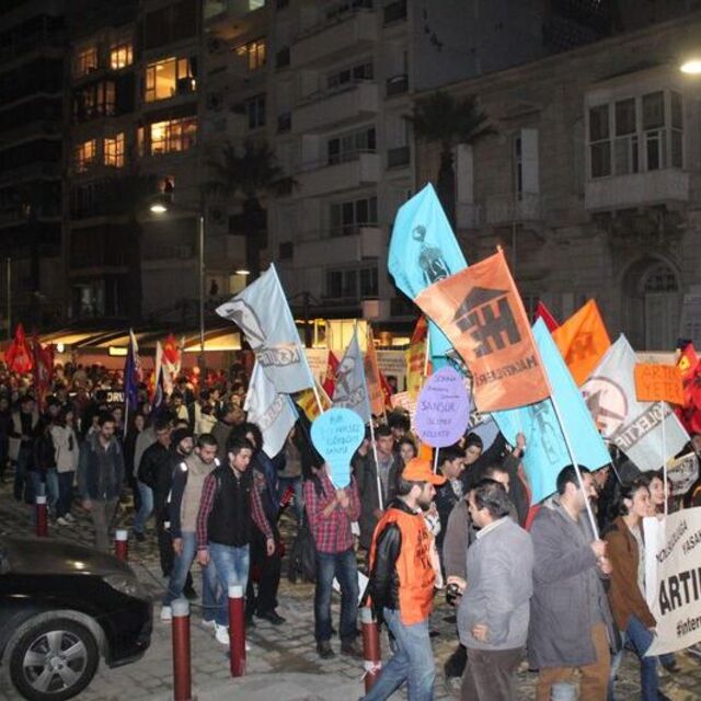 Ankara ve İzmir'de 'İnternet Yasası' protestosu