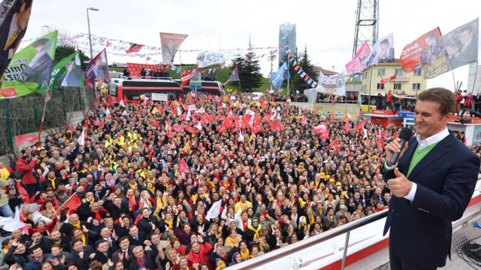 "İstanbul'da bir tek afişlerini bırakmam"