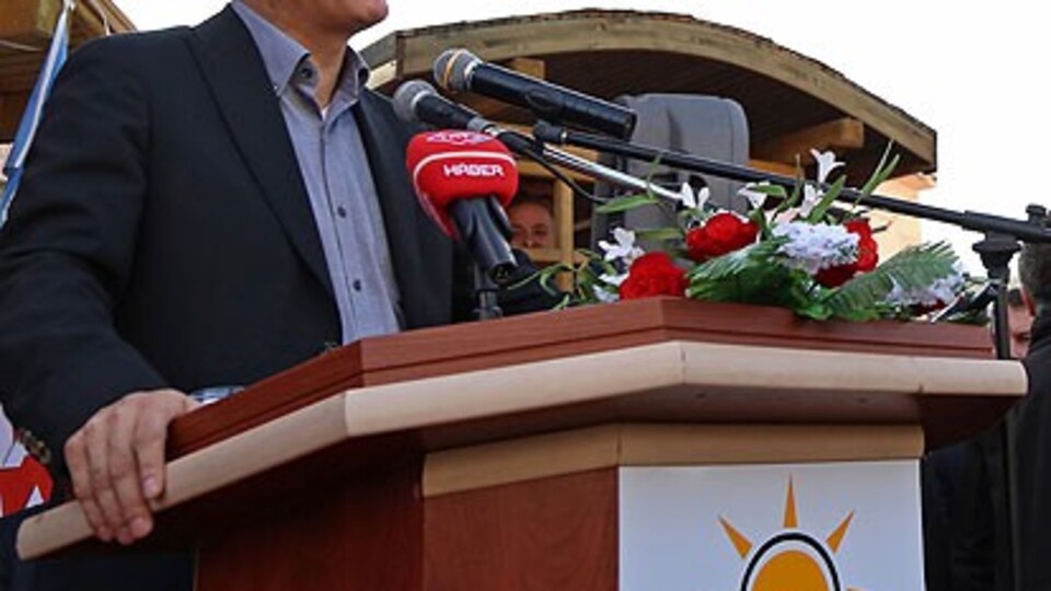"Milli iradeye müdahaleye çok şiddetli tepki gösteririz"