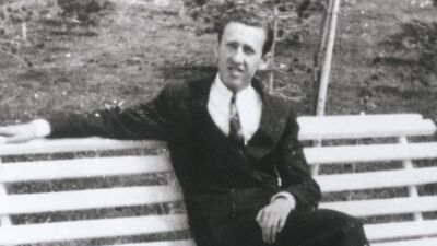 Orhan Veli'nin şiirlerini önce babası bestelemişti ama...