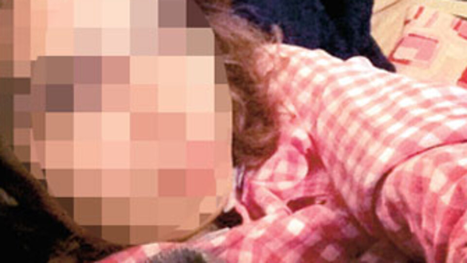 Üniversiteyi sarsan çıplak fotoğraflar!
