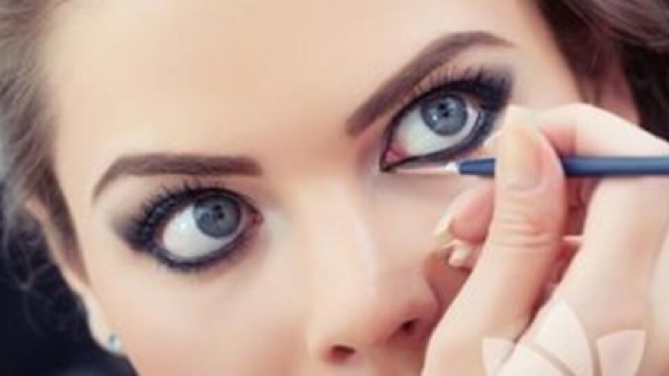 Göz kalemi ve eyeliner kullanmanın püf noktaları