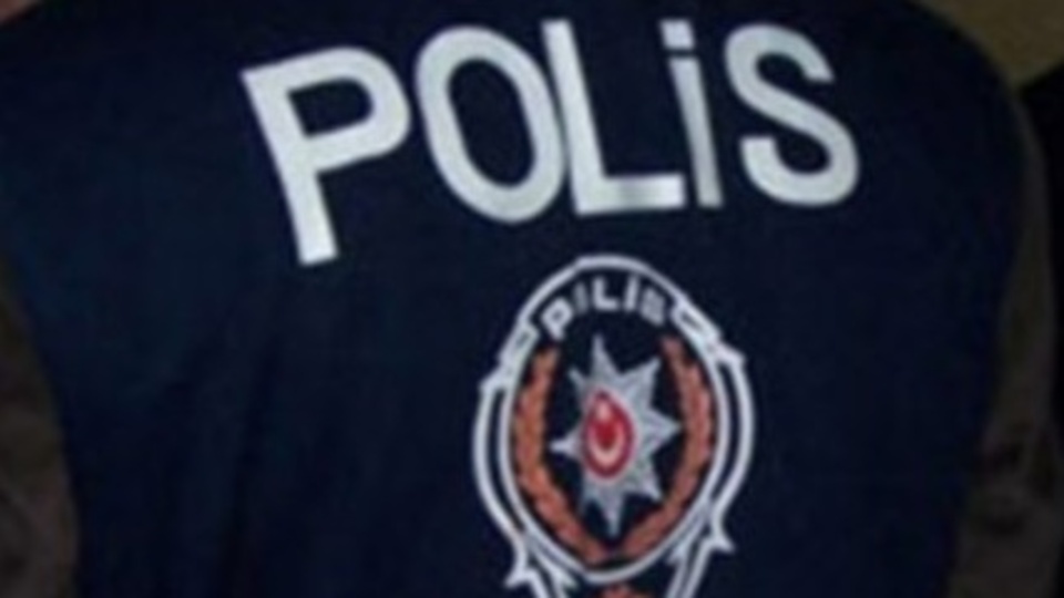 Emniyet'te deprem sürüyor