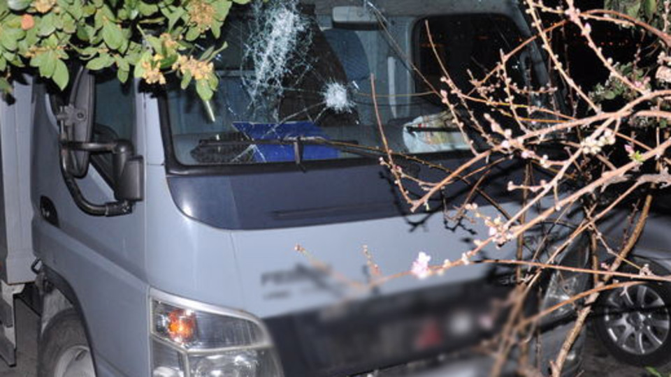 İzmir'de askeri araca saldırı!