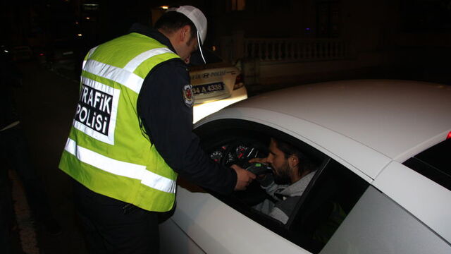 Fenerli futbolcudan polise...