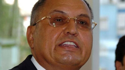 Baba evini satıp, havlucu açtı!