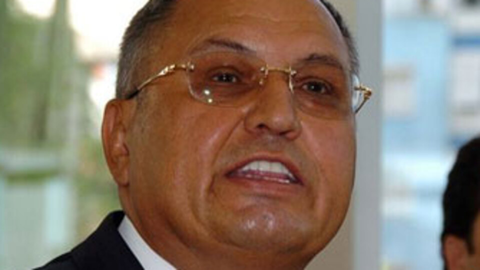 Baba evini satıp, havlucu açtı!