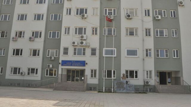 Emniyet'te deprem sürüyor