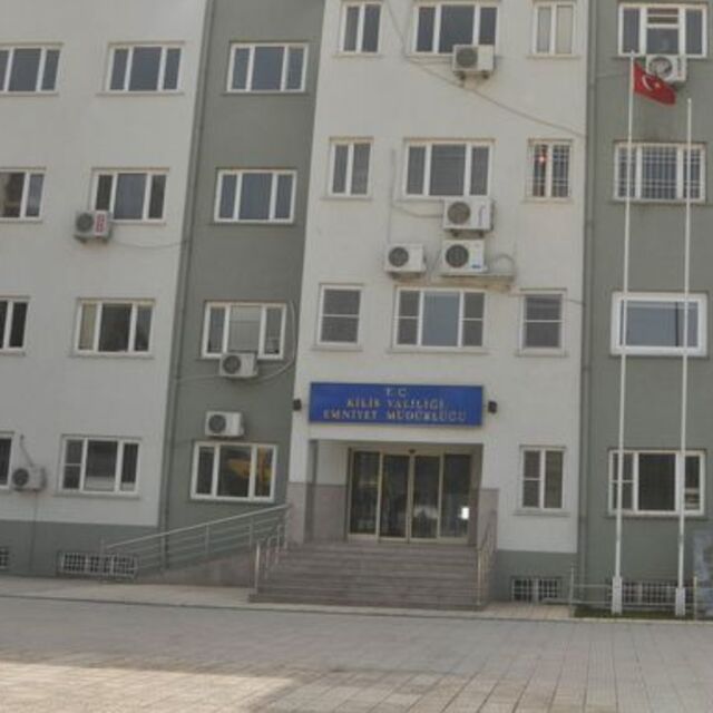 Emniyet'te deprem sürüyor