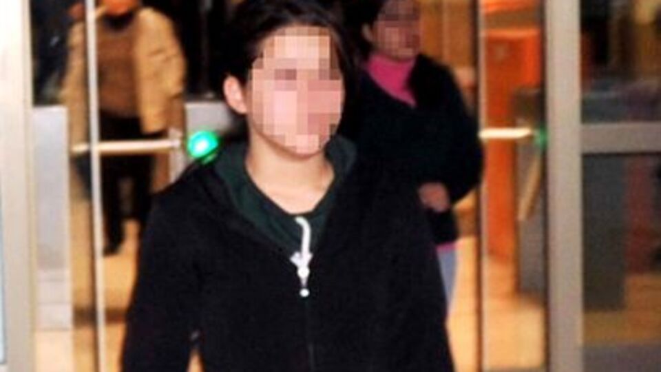 Gizli kapının arkasında...