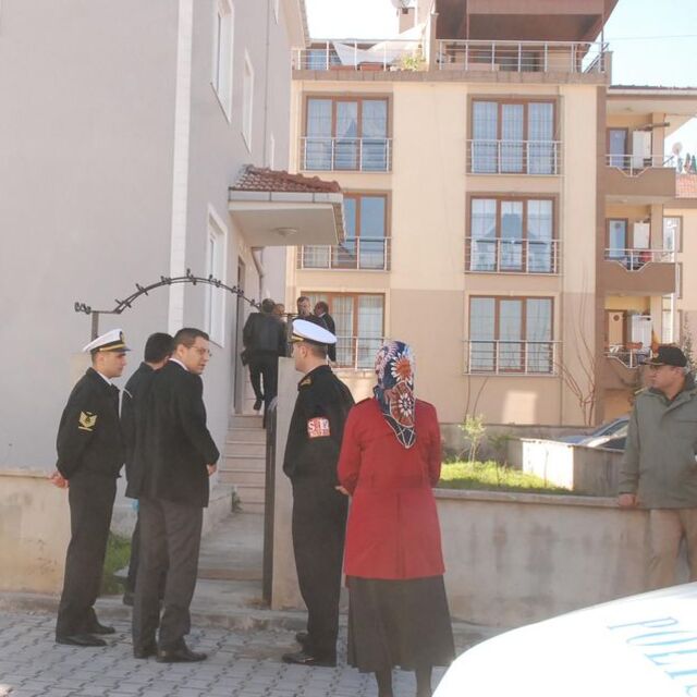 Teğmen evinde intihar etti