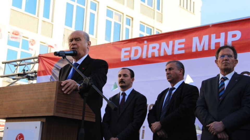 ''Köklü bir anayasa değişikliğine ihtiyaç var''