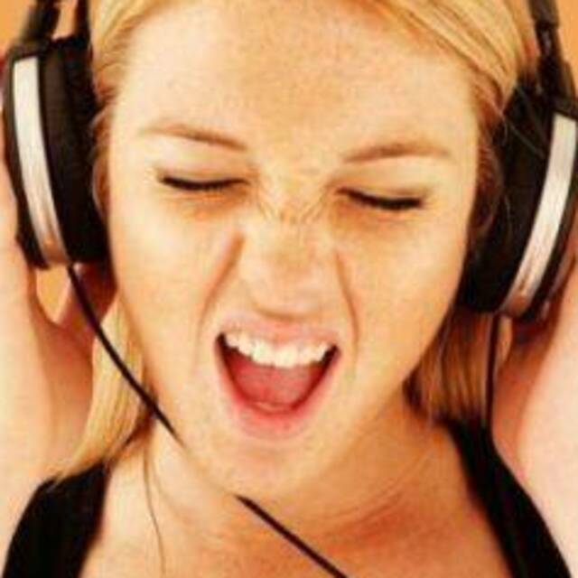 Kulaklıkla müzik dinlemeyin