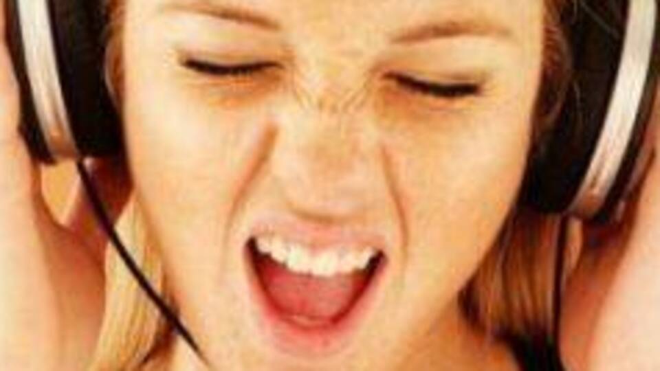 Kulaklıkla müzik dinlemeyin