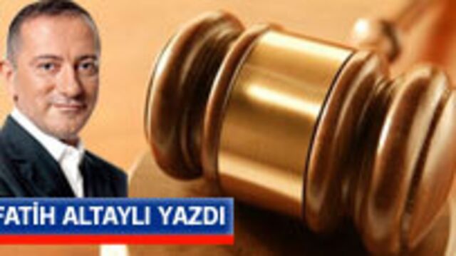 Kafa kesenler aramızda Orgeneral Hurşit Tolon içeride