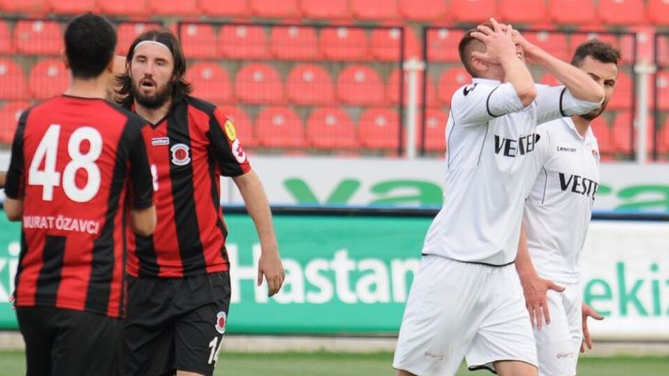 Manisaspor'a sahasında şok!