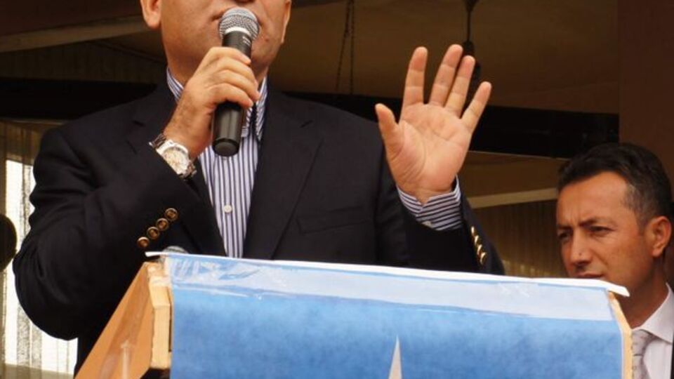 "Biz adamın boğazına dururuz, midesine otururuz"