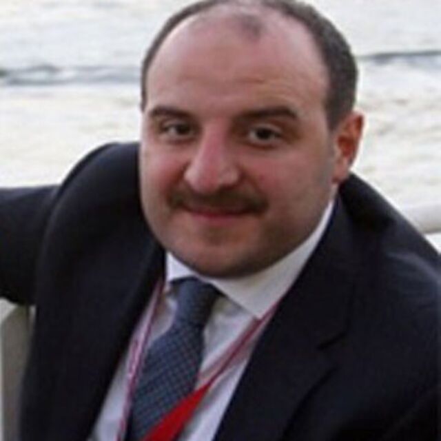 Mustafa Varank'ın Twitter hesabı hack'lendi