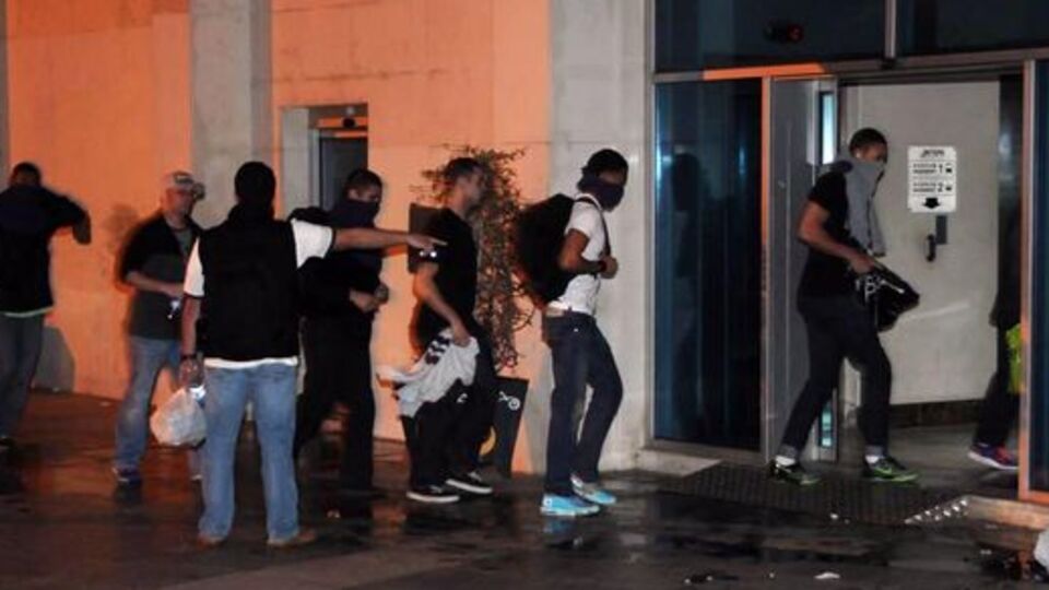 ABD askerleri eylemin ortasında kaldı