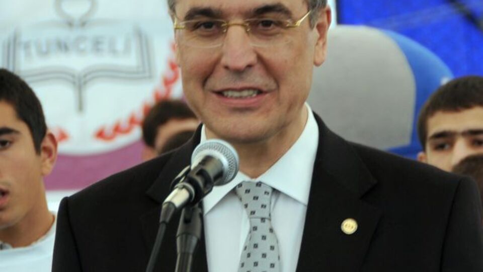 "Canlar yerine camlar kırılsın"