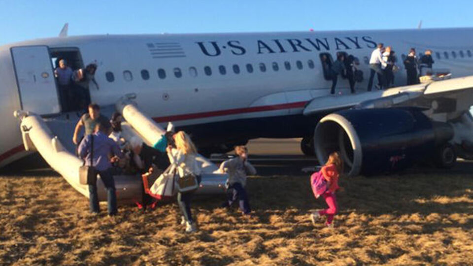 Uçağı telaş içinde terk ettiler