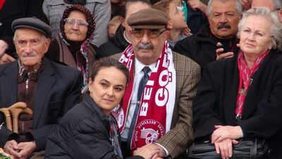 "Bir Veli Küçük efsanesi yarattılar"