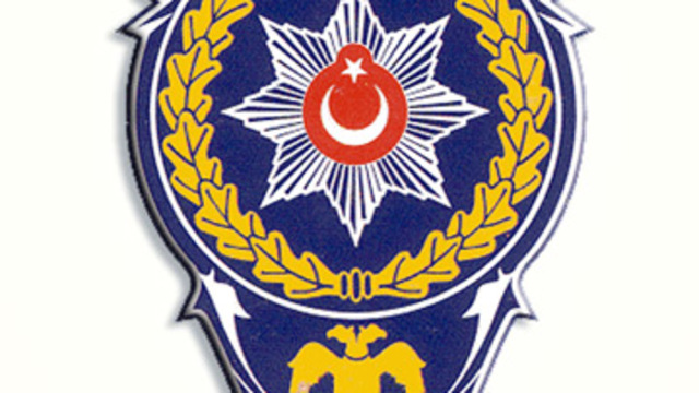 Emniyet'te deprem sürüyor