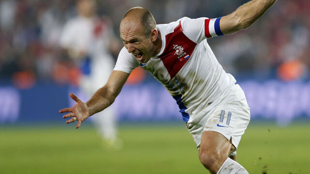 Robben imzaladı