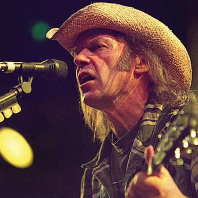 Festivalden Neil Young geçecek