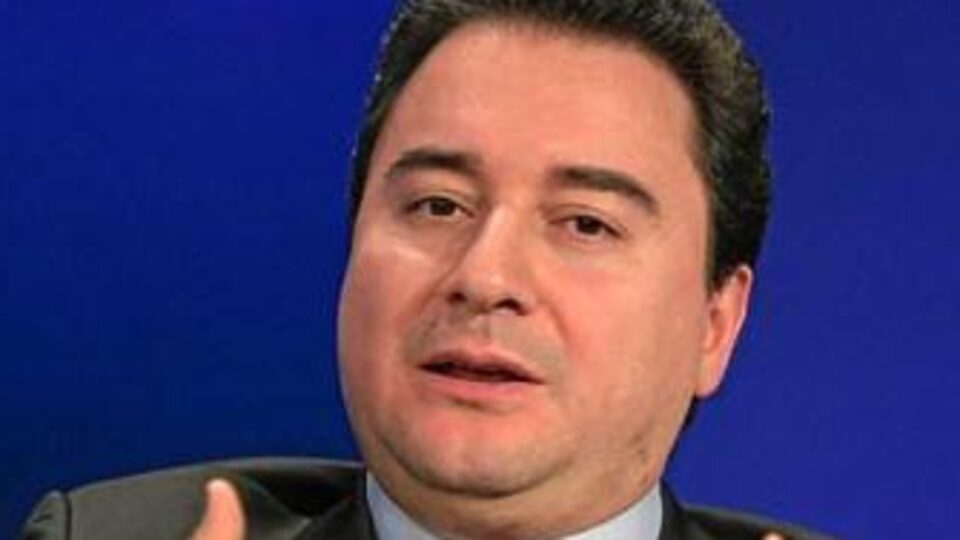 "Twitter'ı maalesef mecburen kapattık"