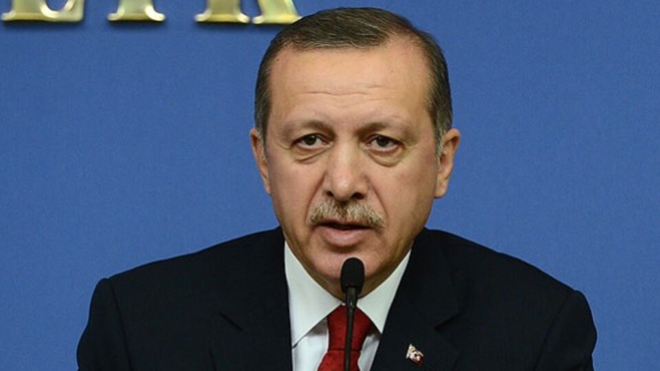 Başbakan Erdoğan'dan 3 isim hakkında suç duyurusu