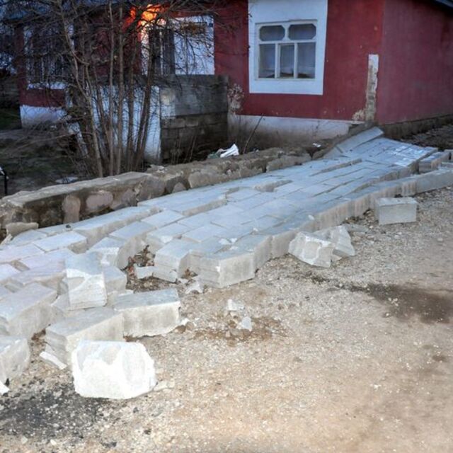Ağrı'da fırtına can aldı