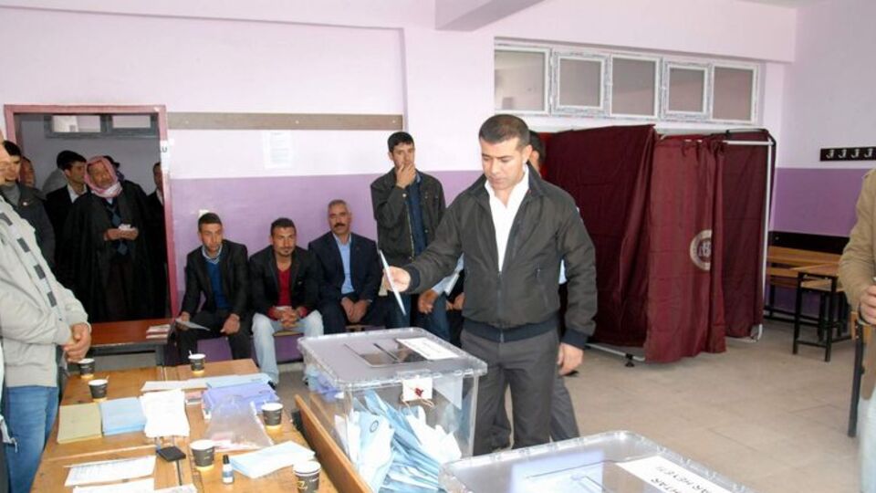 Sandık başından ilk mesajlar